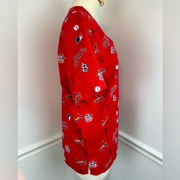 MLB St. Louis Cardinals Baseball Red Scrubs Top | Size Small - Picture 7 of 11